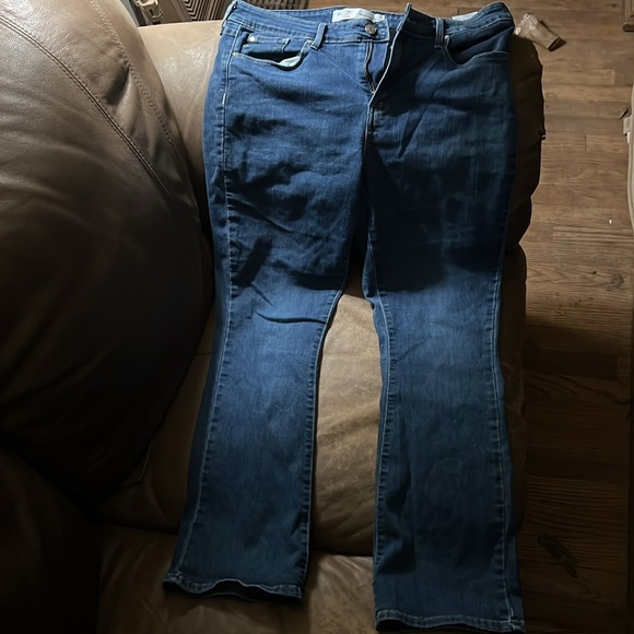 Levi's Signature Low Rise Jeans Size  14= W33 L30 - Picture 3 of 7